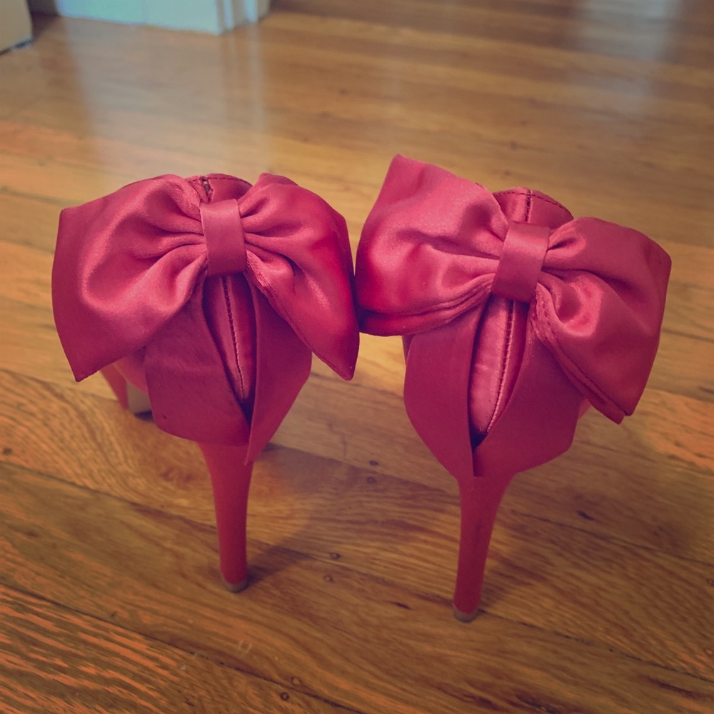 Por La Victoire Pink Satin platforms - Picture 2 of 16